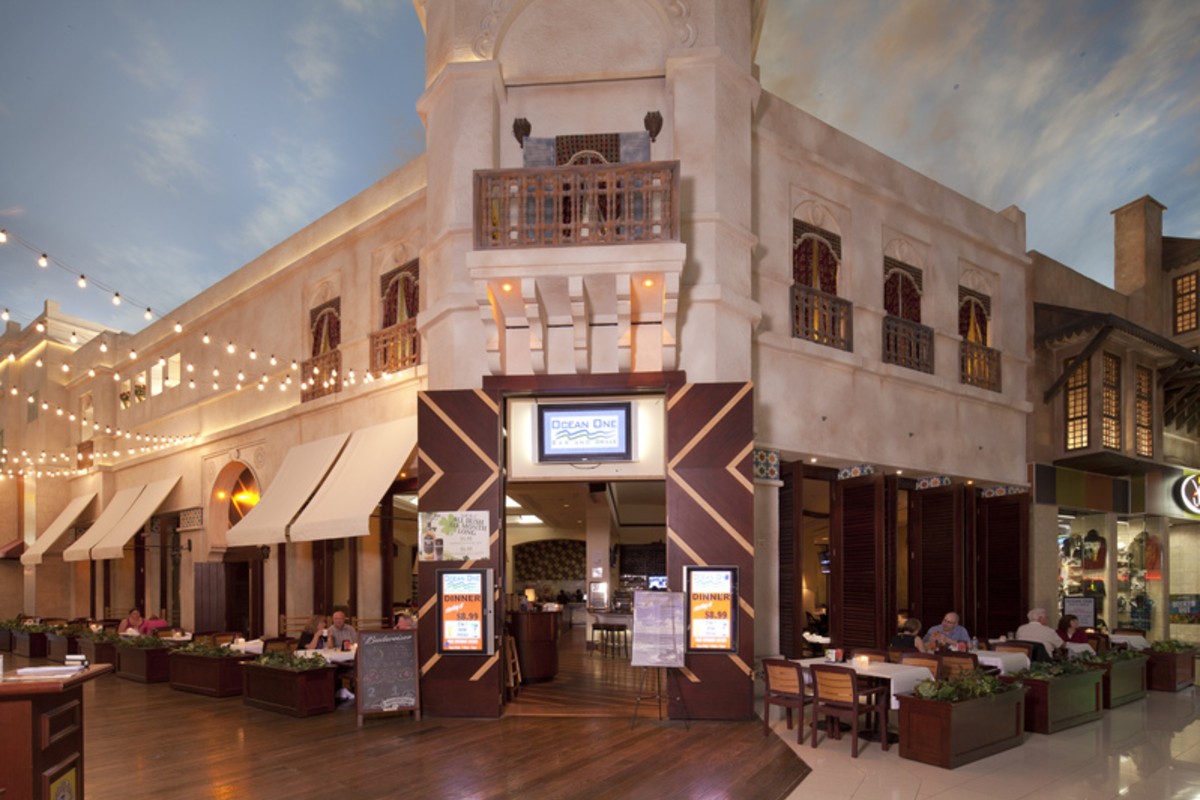 Ocean One Bar & Grill: Cheapest Lunch in Sin City