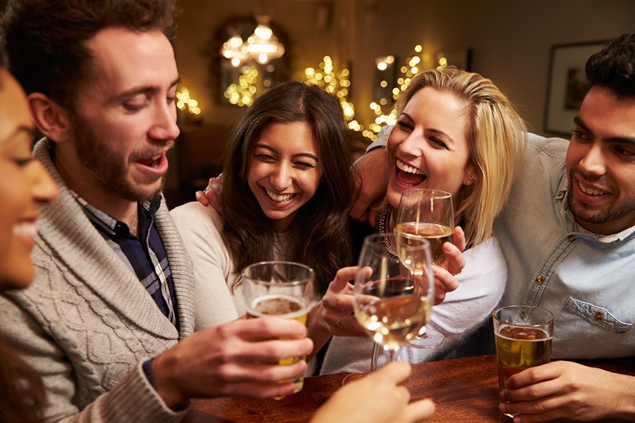 Here's How You Can Make Friends at Bars