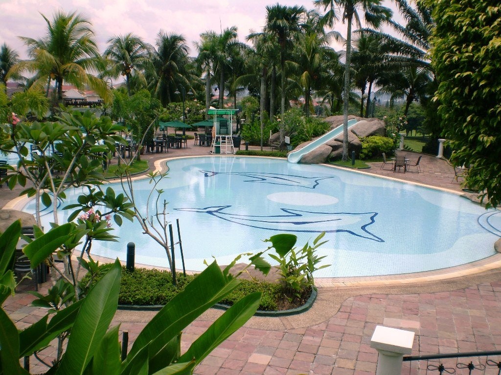 Relax at These Vegas Hotel Pools 2021