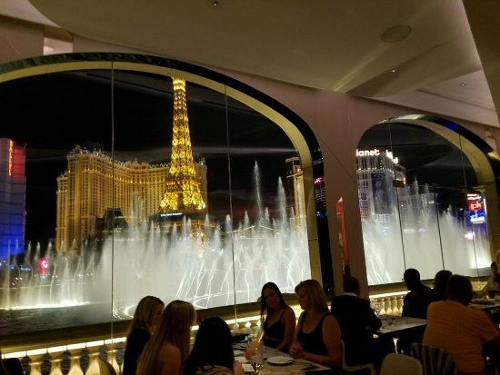 Pamper Yourself With a Romantic Dinner on the Las Vegas Strip
