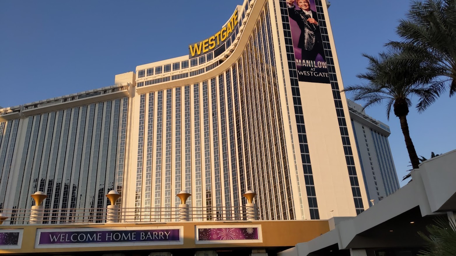 Barry Manilow Makes a Grand Return to Westgate Las Vegas