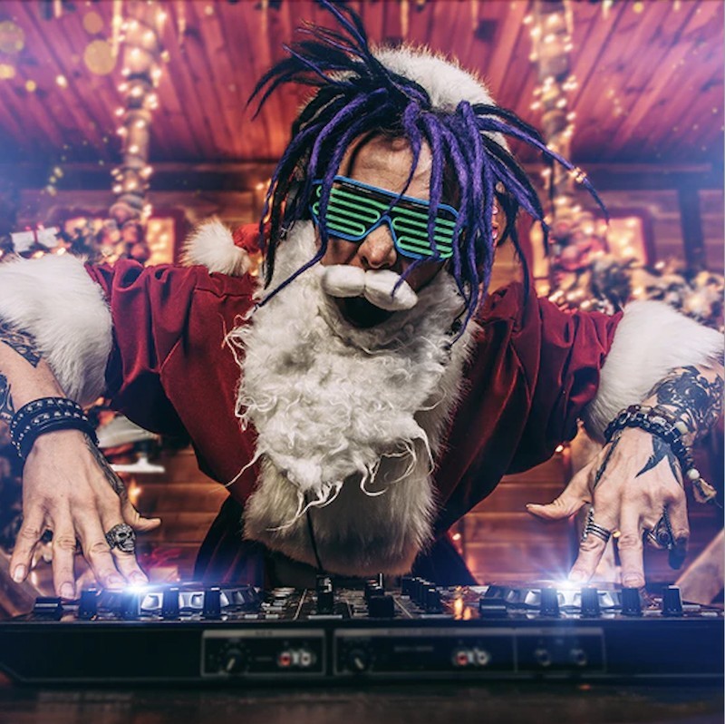 Party With A Bad Santa At This Pop-Up Holiday Bar