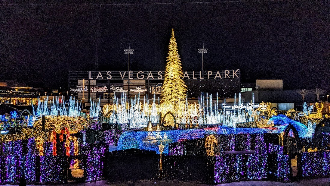 'ENCHANT CHRISTMAS' Brings The Wonders of the North Pole to Las Vegas