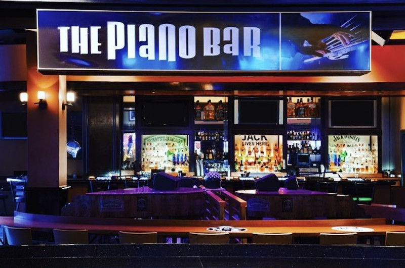 See Big Elvis At Harrah s Piano Bar