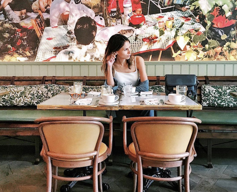 Try This Romantic Garden-Themed Restaurant On The Strip