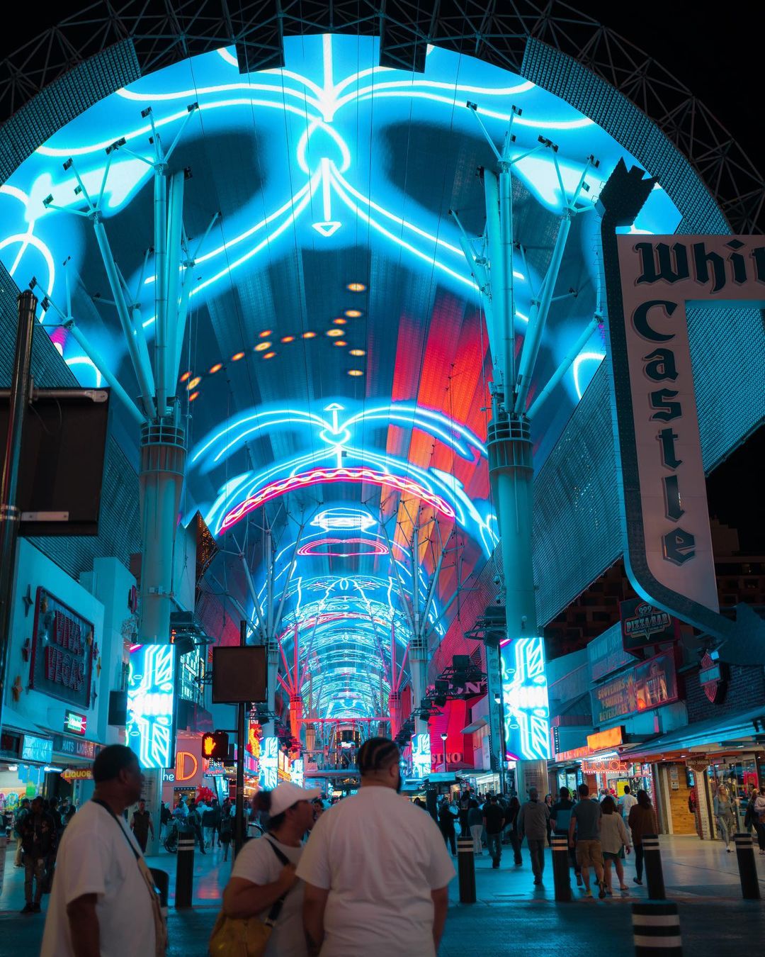 fremont street in las vegas at night 