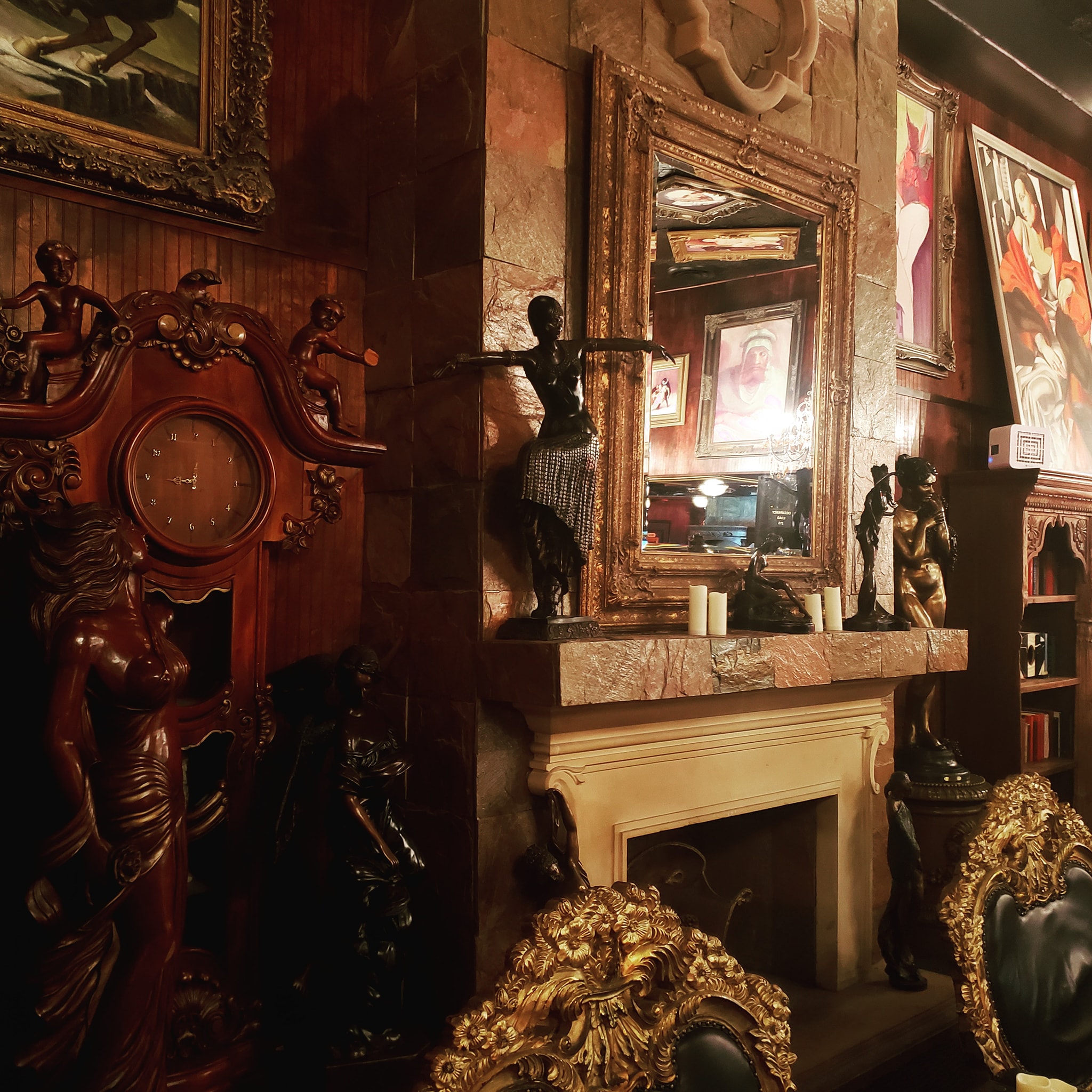 8 Most Unusual Hotels In Vegas