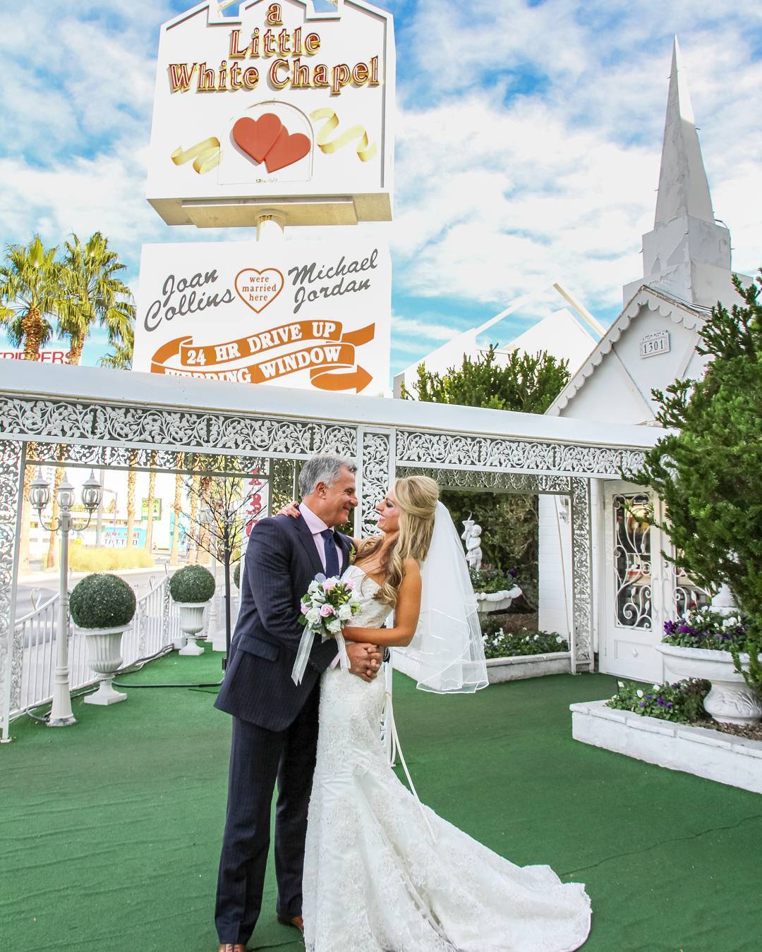 Top Vegas Wedding Chapels for A Fairy Tale Wedding