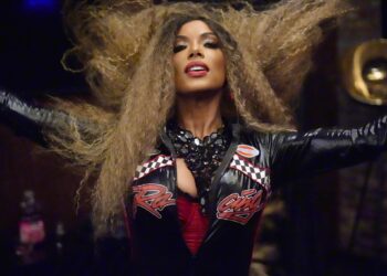 Free Shows? Free Parking? Drink Specials? Heck, yeah!