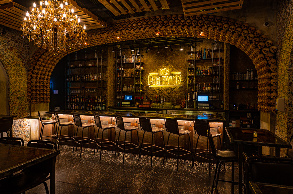 Interior of Màs Por Favor Taqueria y Tequila