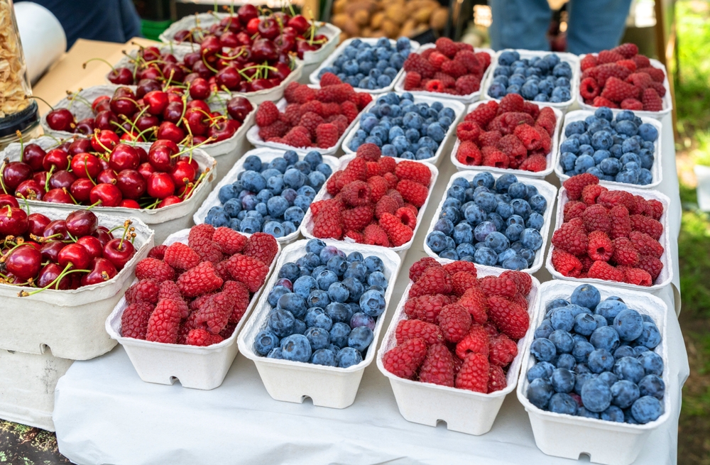 baskets of blueberries and strawberries 