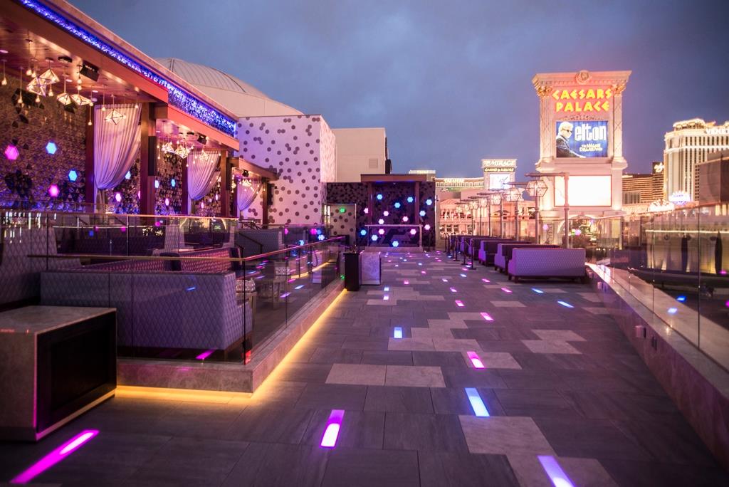 Sip Champagne on a Vegas Rooftop