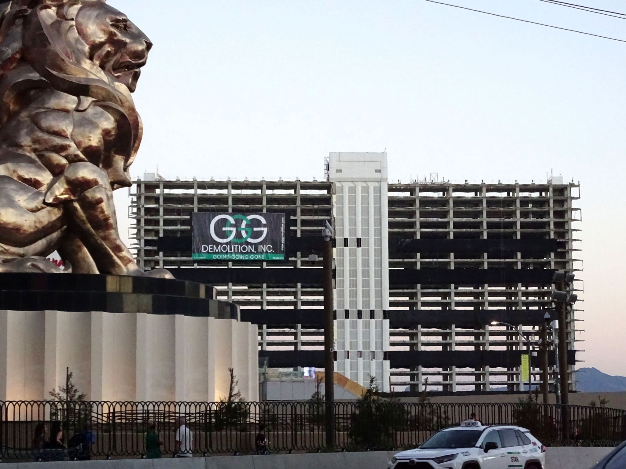 TROPICANA HOTEL Faces Its Final Sunset