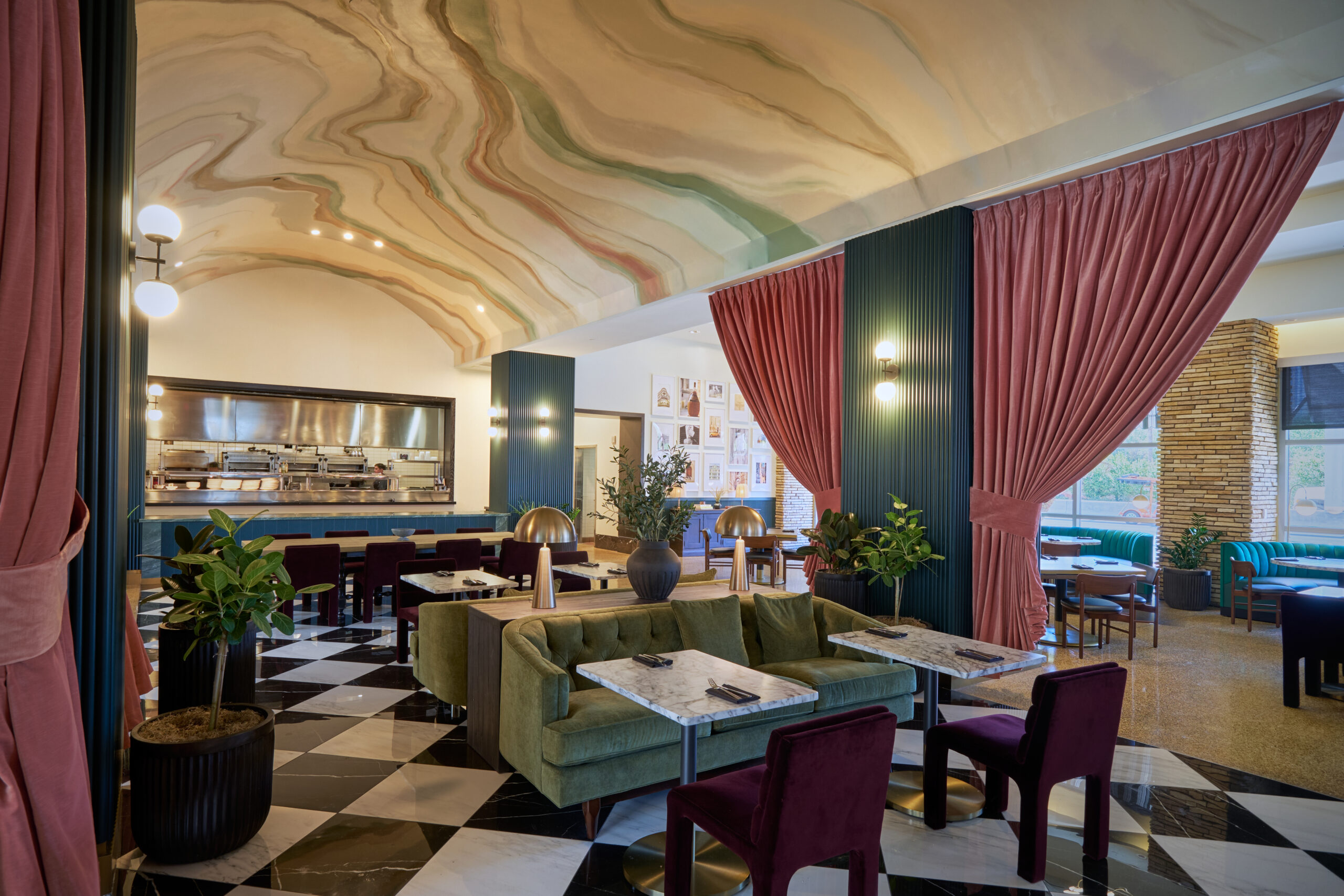 What It's Like to Eat at Zio's Italian Steakhouse